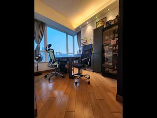 Tai Kok Tsui - Harbour Green Tower 1 12