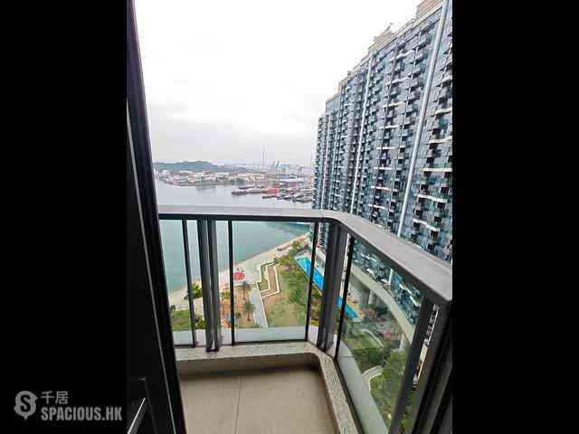Cheung Sha Wan - Grand Victoria 01