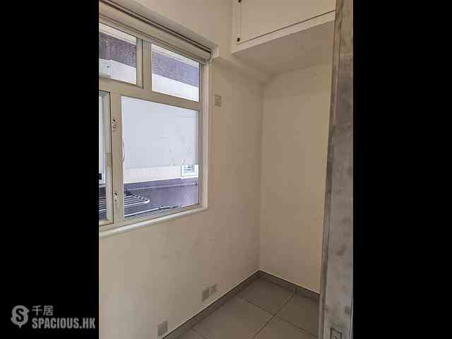 Wan Chai - Hay Wah Building Block A 04