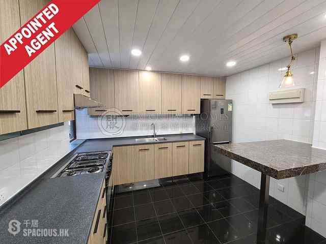 Clear Water Bay - Hillview Court 09