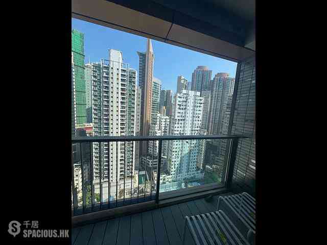 Sai Ying Pun - The Queens 01