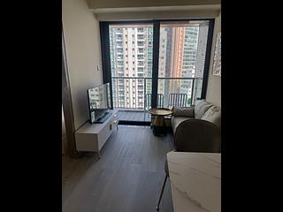 Sai Ying Pun - The Queens 02