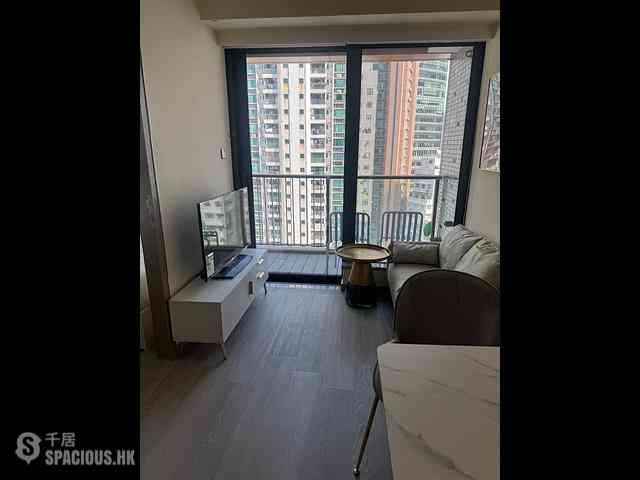 Sai Ying Pun - The Queens 02