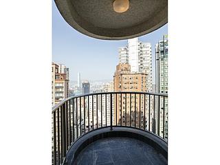 Mid Levels Central - Elegant Terrace 04