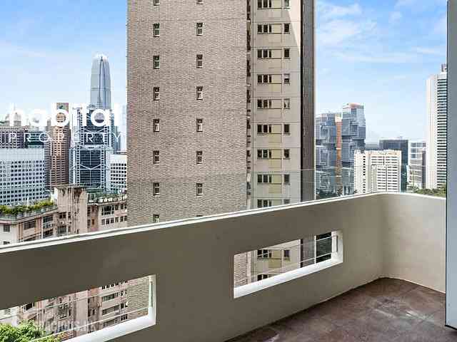 Mid Levels Central - Best View Court 01