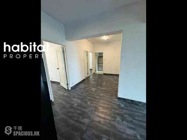 Mid Levels Central - Mackenny Court 02