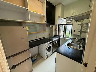 Mid Levels Central - Mackenny Court 05