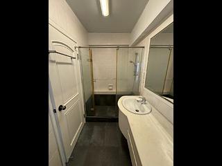 Mid Levels Central - Mackenny Court 08