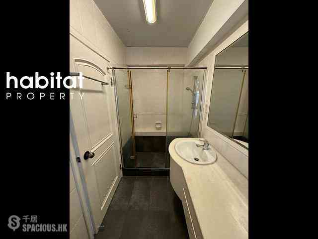 Mid Levels Central - Mackenny Court 08