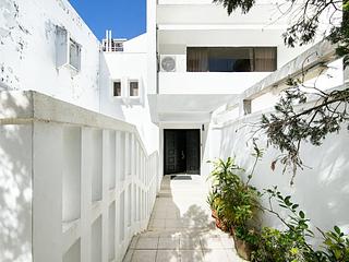 Chung Hom Kok - Coral Villas 05
