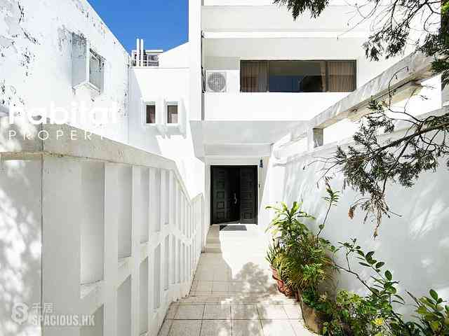 Chung Hom Kok - Coral Villas 05