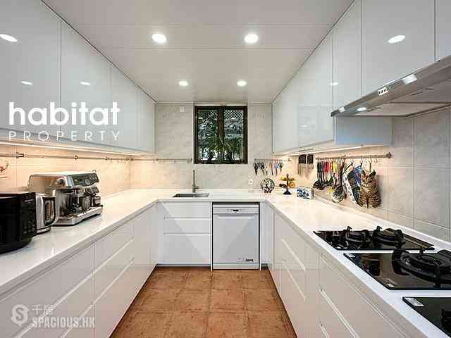 Chung Hom Kok - Coral Villas 11