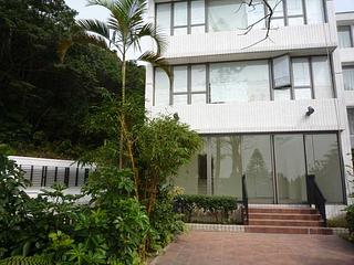 The Peak - Mount Austin Estate 13