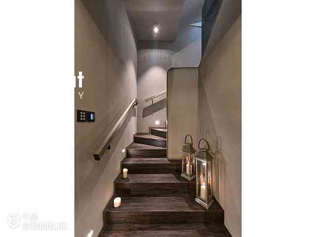 Soho - Centrestage Block 2 06