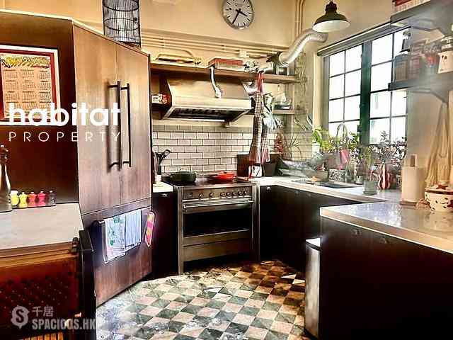 Shau Kei Wan - Manson Industrial Building 03