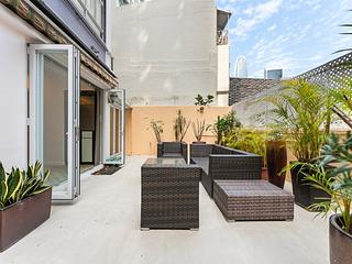 Soho - Sunrise House 03