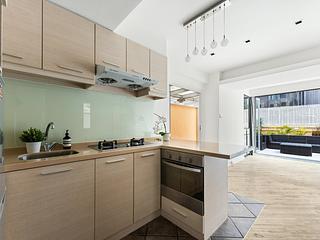 Soho - Sunrise House 07