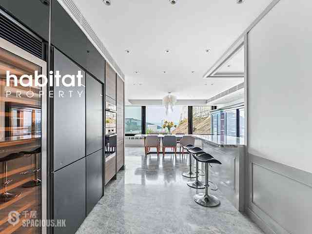 Chung Hom Kok - Pinewaver Villas 06