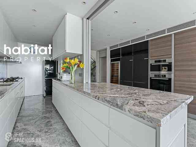 Chung Hom Kok - Pinewaver Villas 12