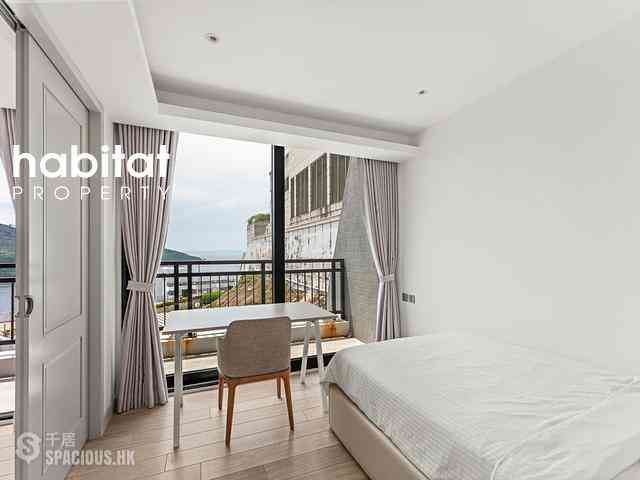 Chung Hom Kok - Pinewaver Villas 29
