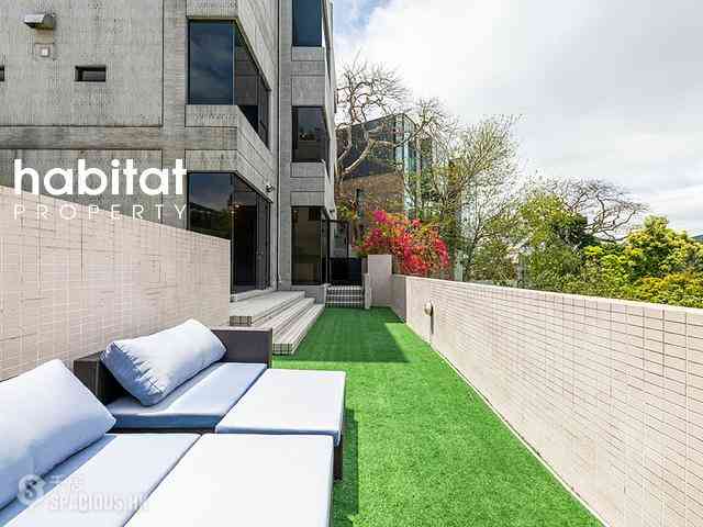 Shouson Hill - Helene Court 01