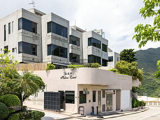 Shouson Hill - Helene Court 13