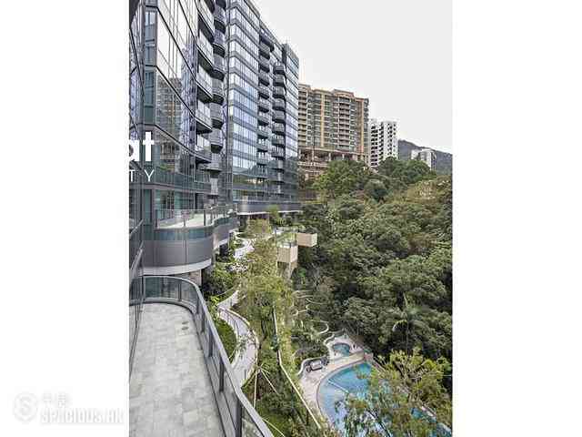Mid Levels West - University Heights 14