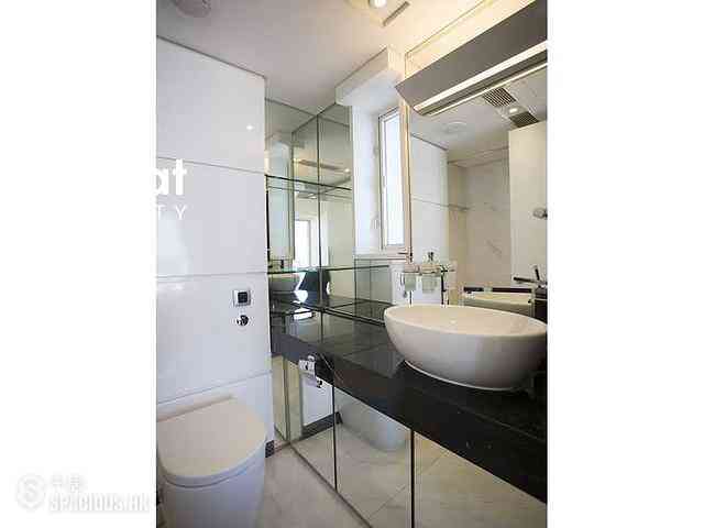 Soho - Centrestage 15