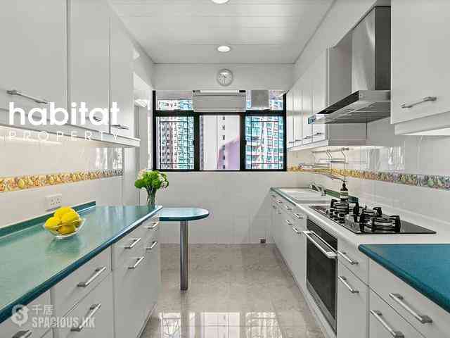 Mid Levels Central - Clovelly Court 05