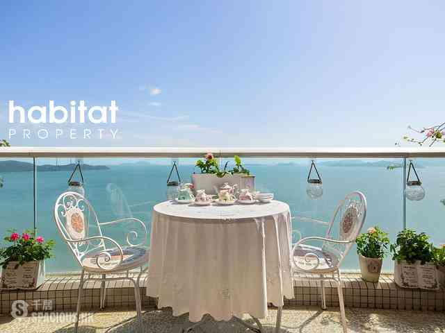 Pok Fu Lam - Villas Sorrento 01