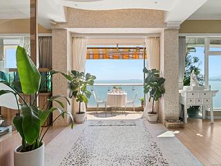 Pok Fu Lam - Villas Sorrento 02