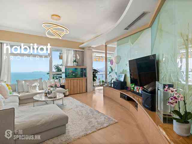 Pok Fu Lam - Villas Sorrento 04