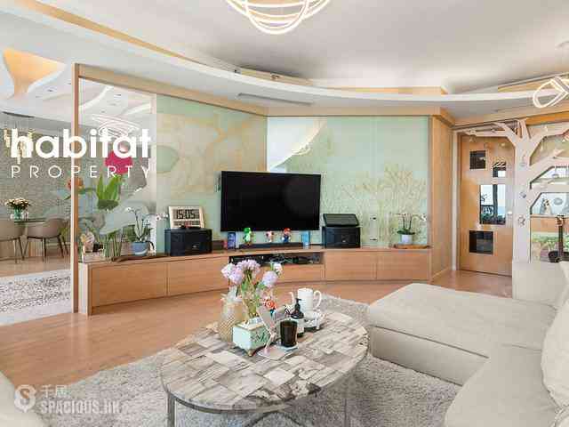 Pok Fu Lam - Villas Sorrento 05