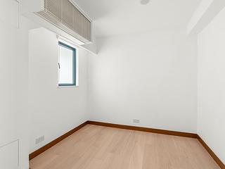 The Peak - Watford Villa 03