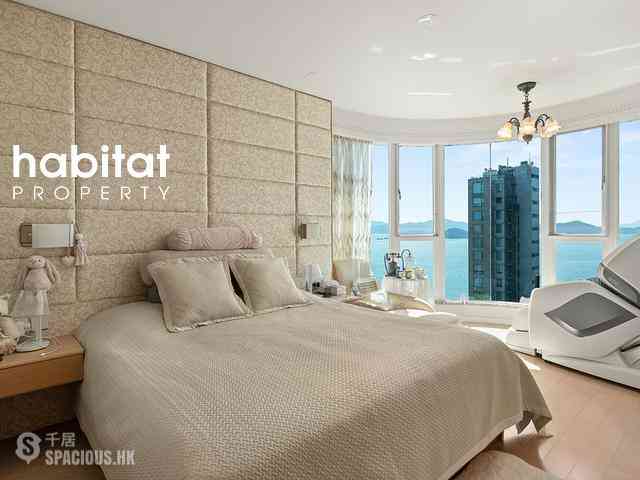 Pok Fu Lam - Villas Sorrento 08