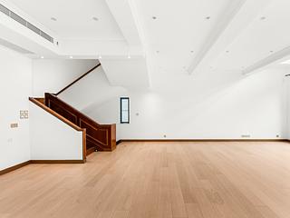 The Peak - Watford Villa 12