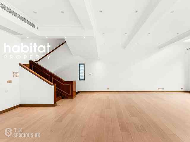 The Peak - Watford Villa 12