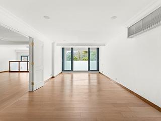 The Peak - Watford Villa 15