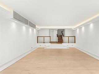 The Peak - Watford Villa 17
