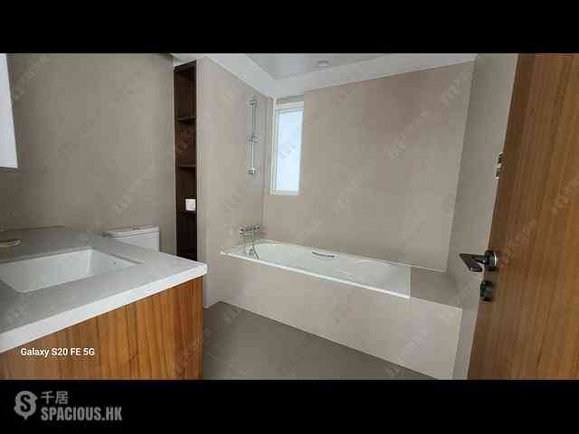 Chung Hom Kok - Hillgrove 08