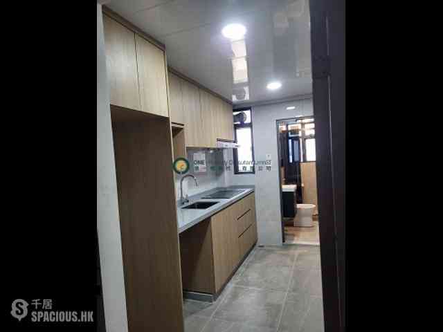 Sai Ying Pun - Tone Hing Building 03