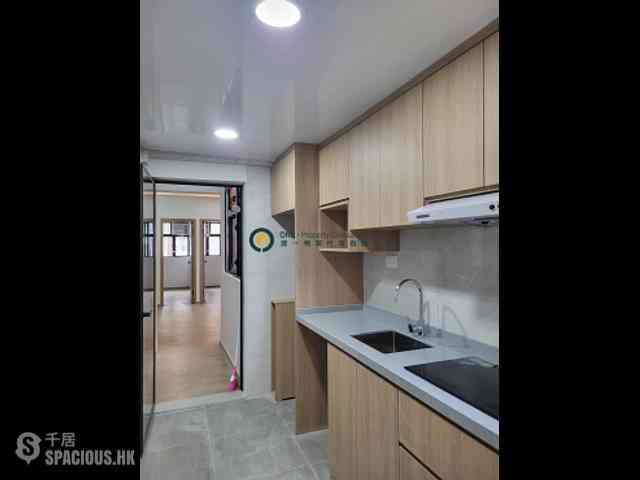 Sai Ying Pun - Tone Hing Building 04