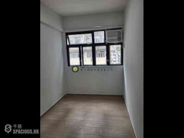 Sai Ying Pun - Tone Hing Building 05