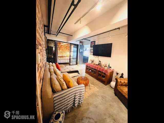 Sai Ying Pun - Siu On Building 01