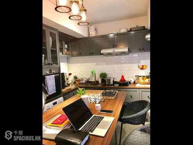 Sai Ying Pun - Siu On Building 04