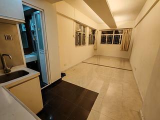 Kennedy Town - Hoi Tao Building Block B 02