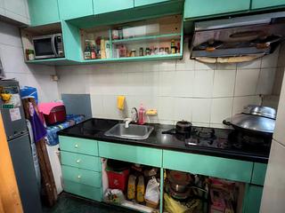 Shek Tong Tsui - Chong Yip Centre Block A 04