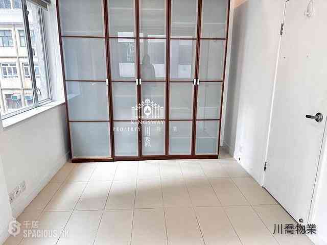 Sheung Wan - 219, Queen's Road Central 04