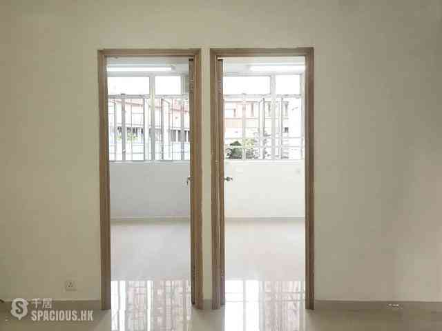 Wan Chai - 40-42, Cross Street 05