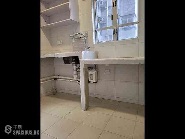 Wan Chai - 40-42, Cross Street 06